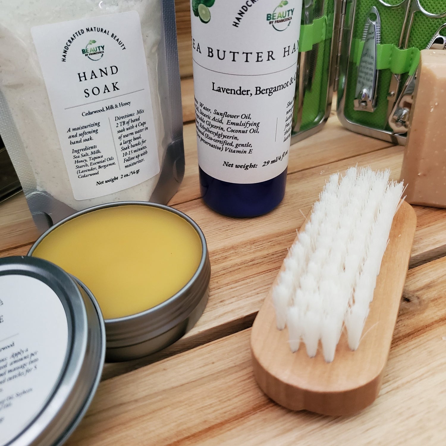 hands and nails gift set contents